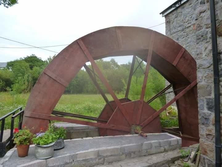 Middle Mill Bed and Breakfast Kidwelly Eksteriør billede