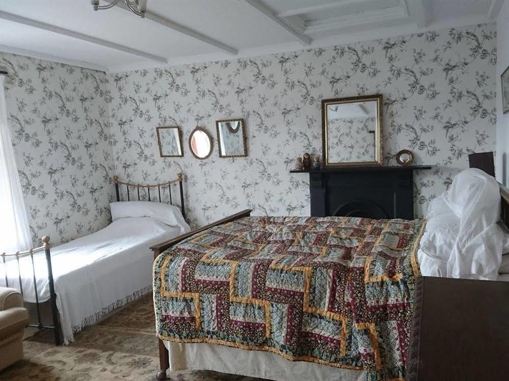Middle Mill Bed and Breakfast Kidwelly Eksteriør billede